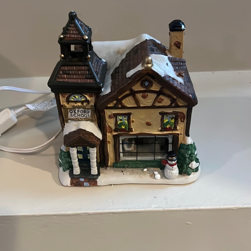 Vintage Oxford School House SnowMan Building Ceramic Light Up Christmas Village